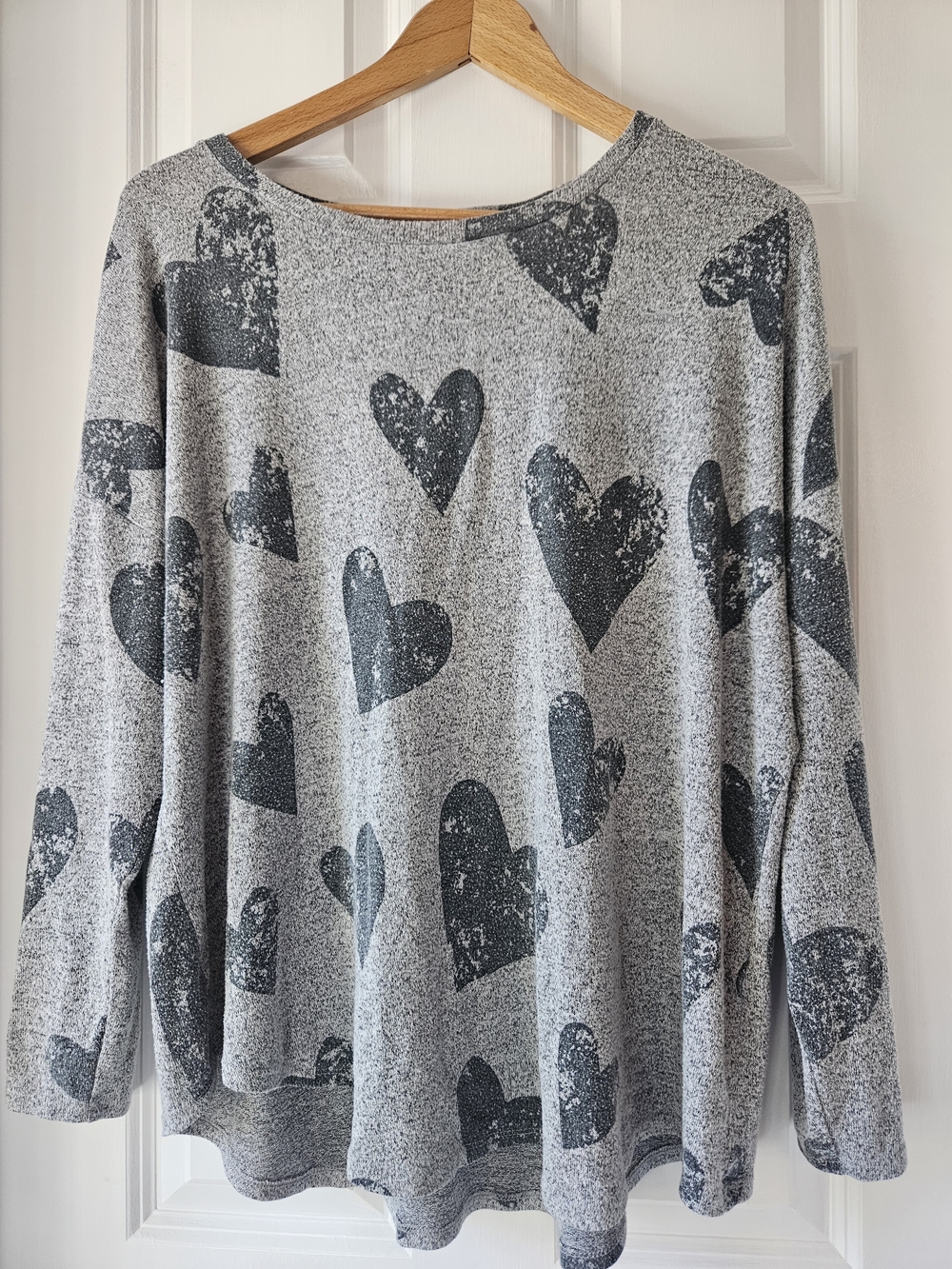 Workshop Republic Clothing Gray Heart-Print Pullover Size 2X